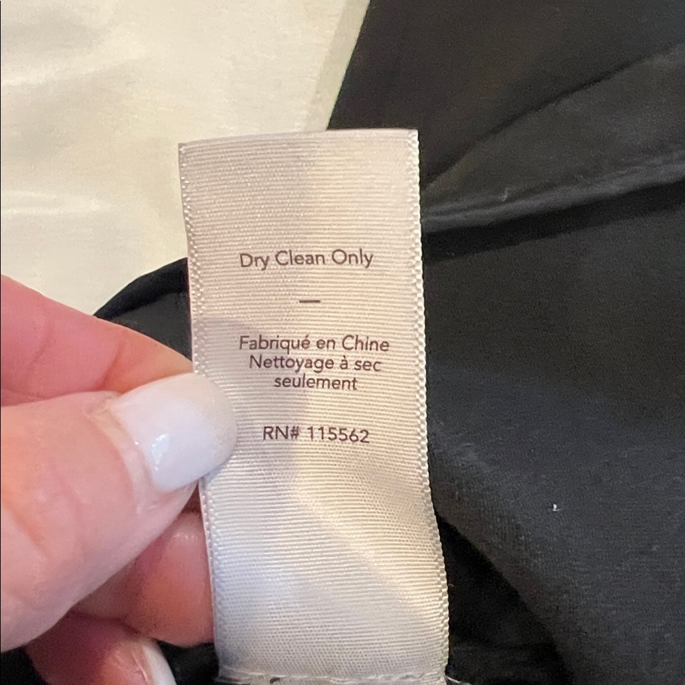 Elizabeth and James Black Skinny Pants Zipper Detail Size 0 - Picture 6 of 7